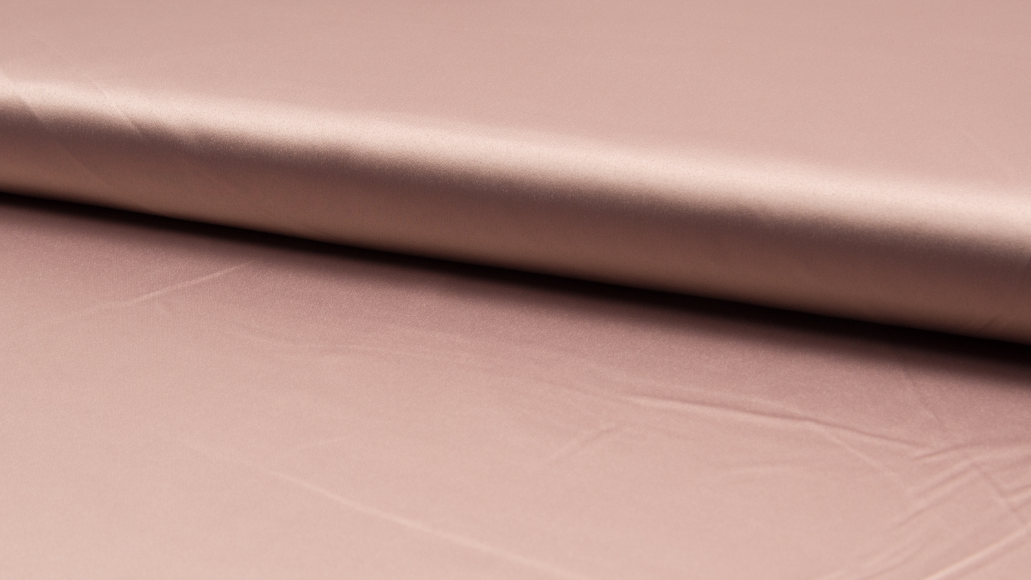 <div class='designation1'>Stretch Satin</div><div class='designation2'>140cm, 97% PES, 3% SP</div>