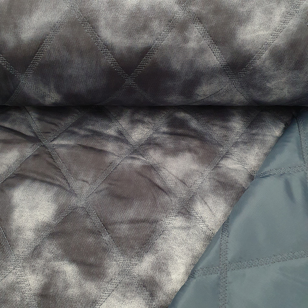 <div class='designation1'>Steppstoff</div><div class='designation2'>140cm, 100% PES, 210g/m2</div>