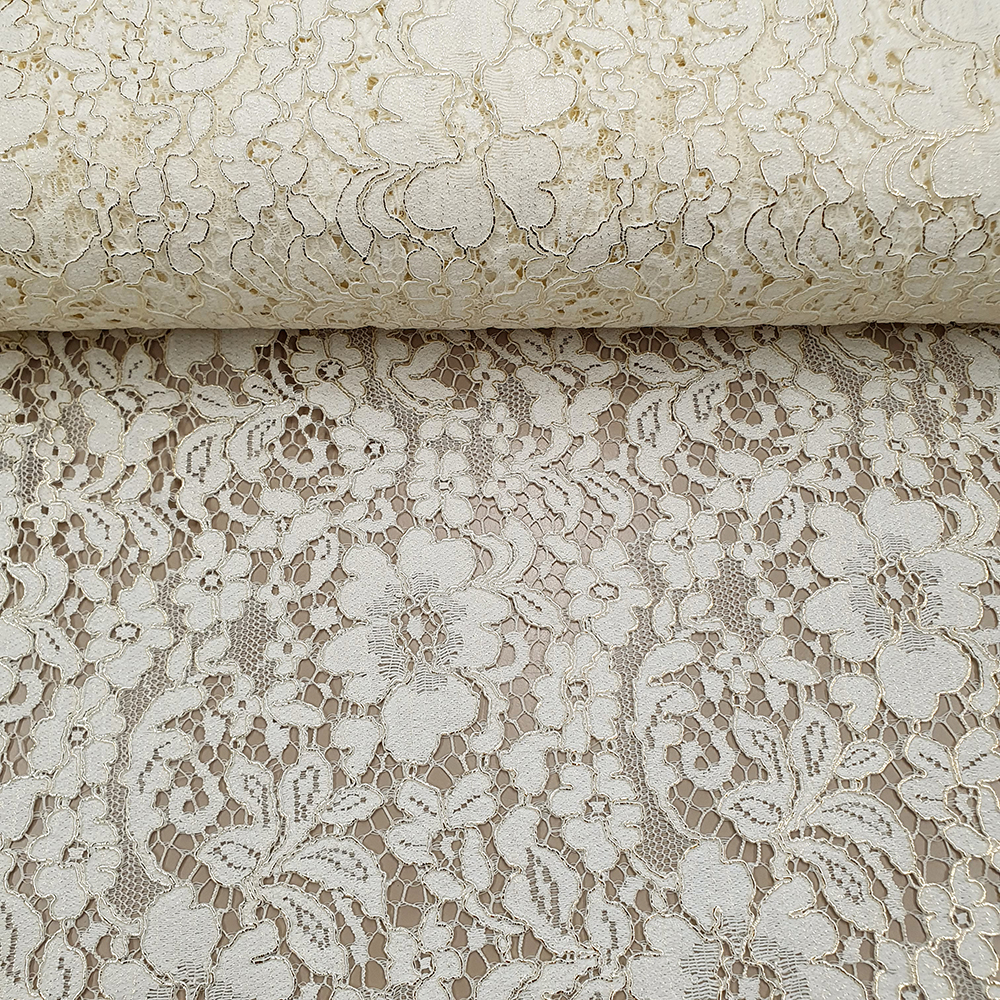<div class='designation1'>Spitze</div><div class='designation2'>135cm,46%VI,39%CO,10%PA,5%PU, 330/lfm</div>