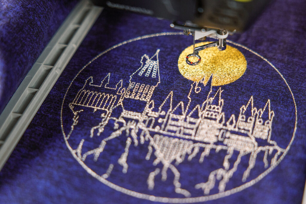 Harry Potter Näh- und Stickmaschine - bernette b 79 - Exklusiv bei Bolli in Winterthur