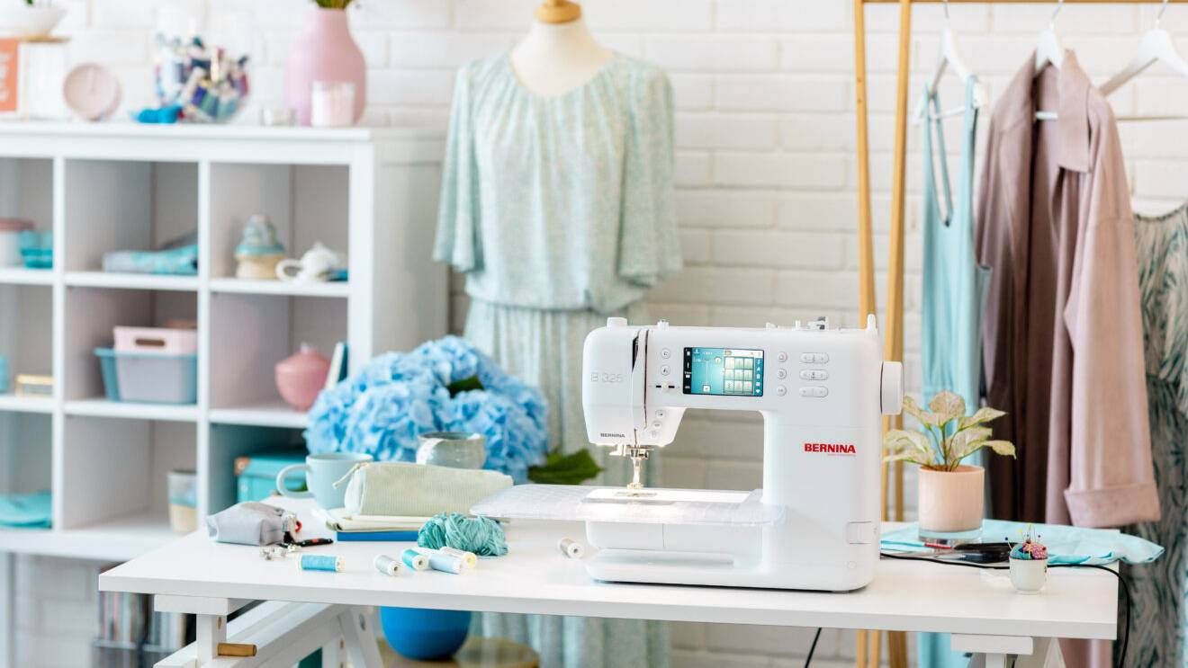 Alt SOMMERAKTION – BERNINA 325 MIT FADENSET